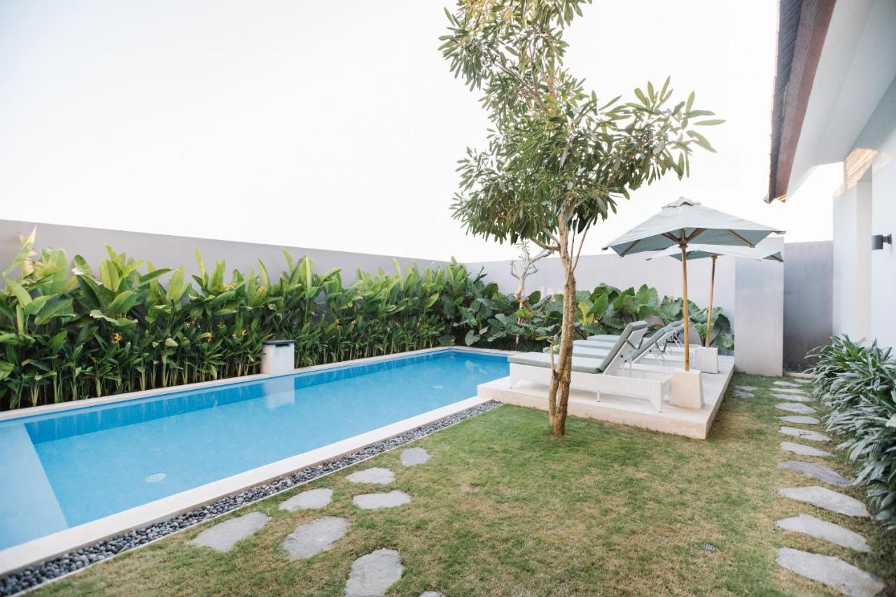 Vasudha Hostel Canggu Buitenkant foto